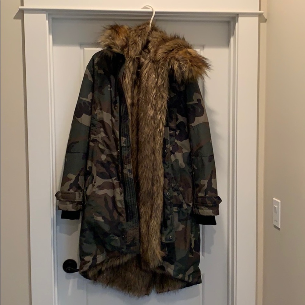 Silence + noise URBAN OUTFITTERS furry camo US L